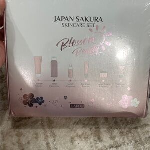 Laikou Sakura Skincare Collection